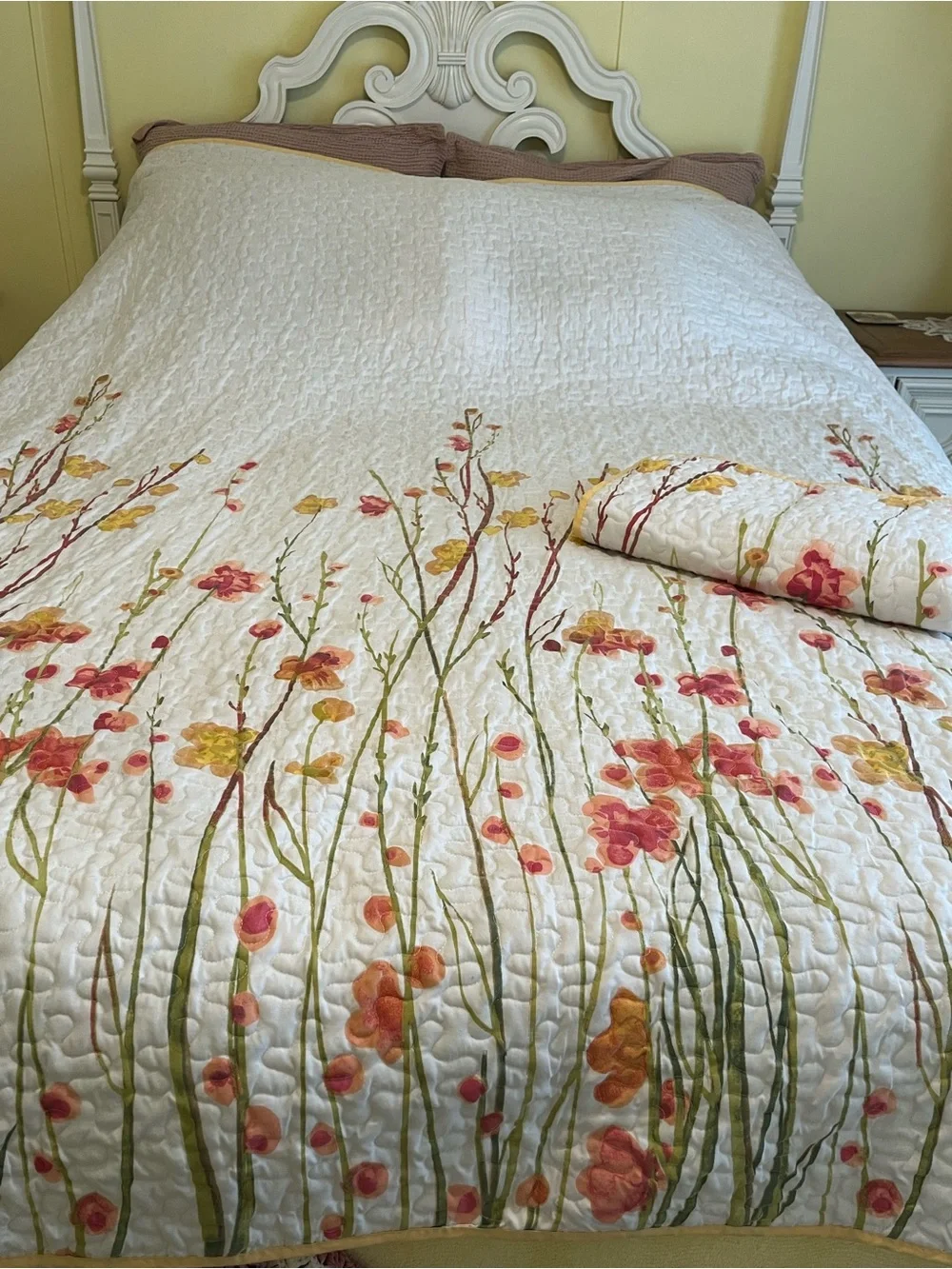 Floral Meadow Quilted Bedspread Set in White, Pink & Yellow and 2 pillow shams